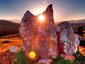 ԱՆԼՌԵԼԻ «ԶՈՐԱՑ ՔԱՐԵՐ», ՄԵՐ ՆԱԽՆՅԱՑ՝ «ԱՍՏԵՂԱՑ ՔԱՐԵՐ»…